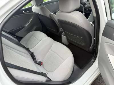 Hyundai Accent - Image 6