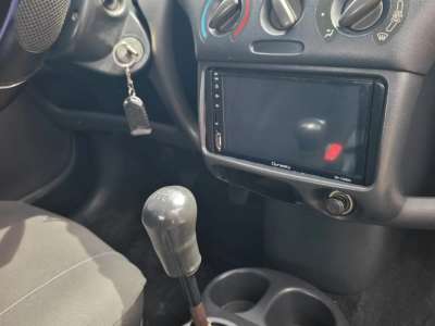 Toyota Yaris - Image 8