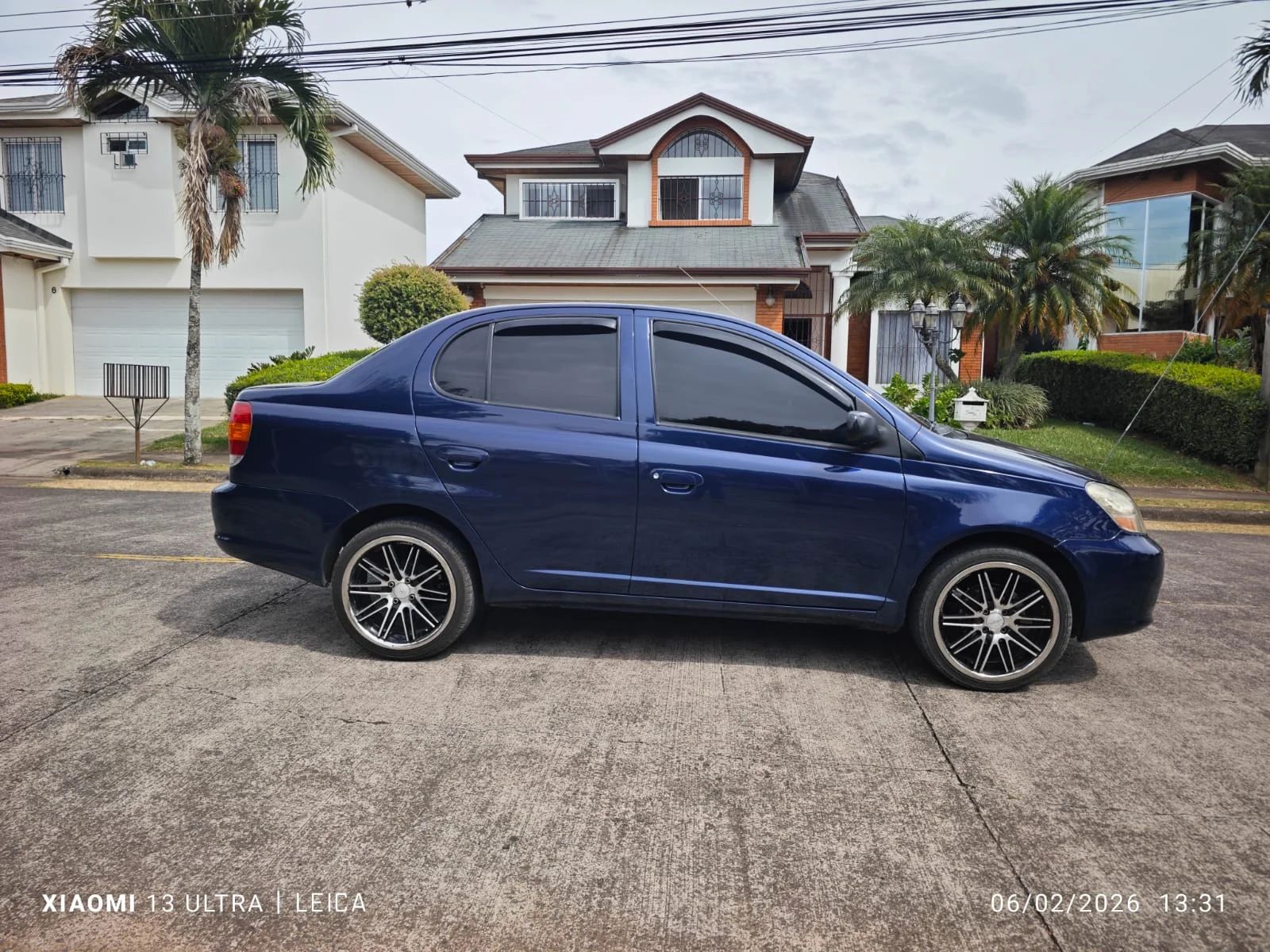 Toyota Yaris - Image 12