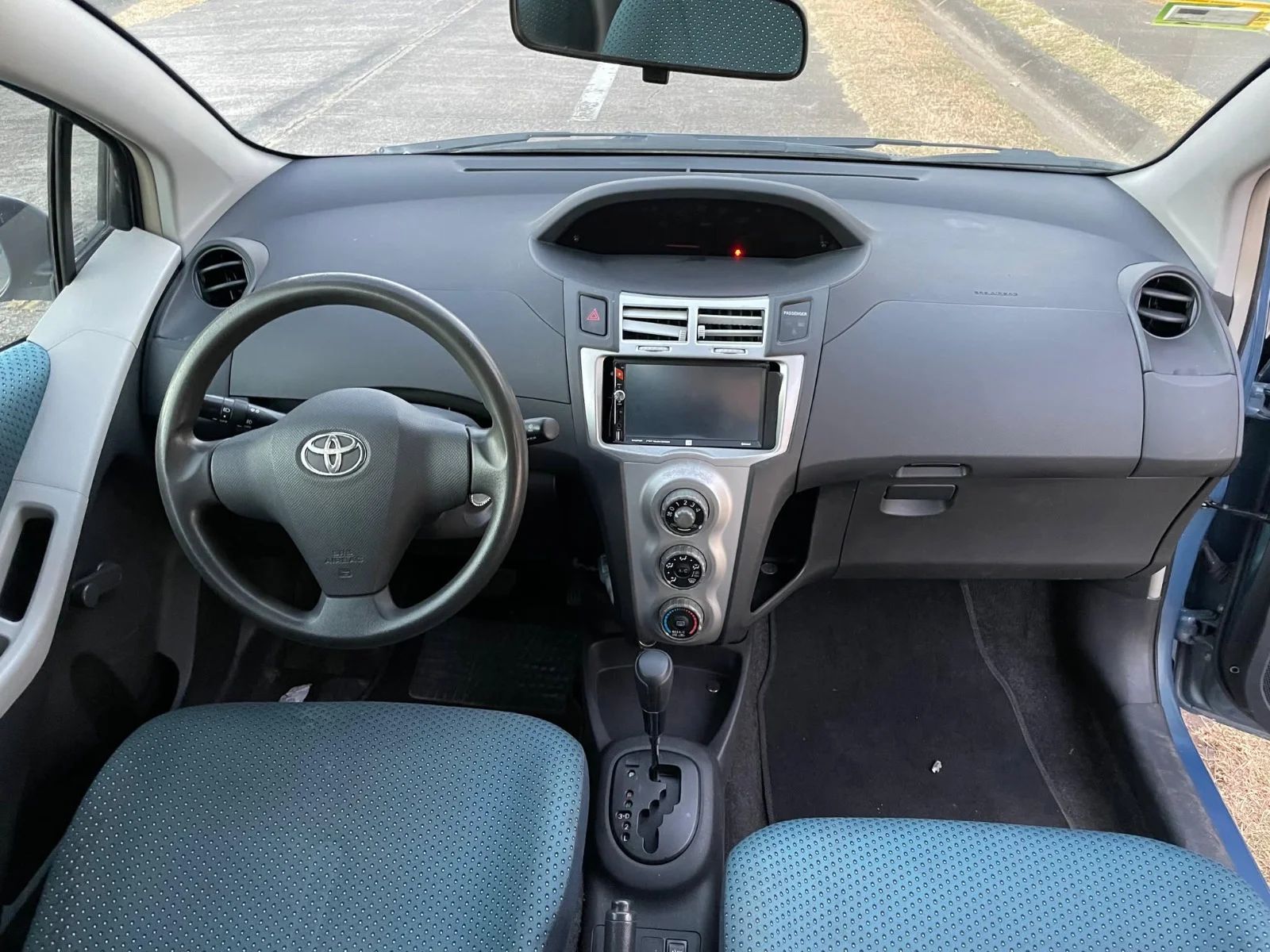 Toyota Yaris - Image 10