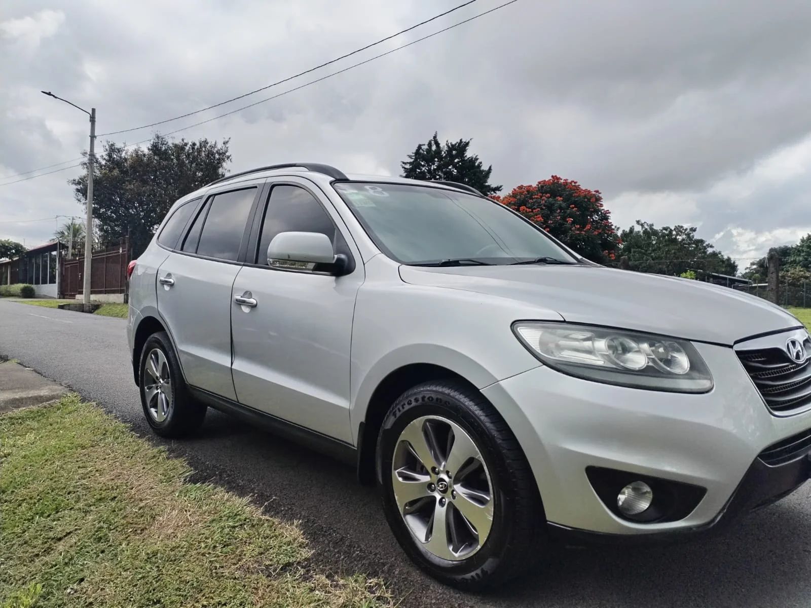 Hyundai Santa Fe - Image 1