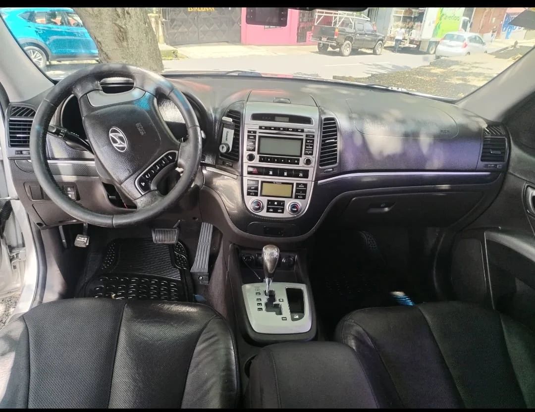 Hyundai Santa Fe - Image 9