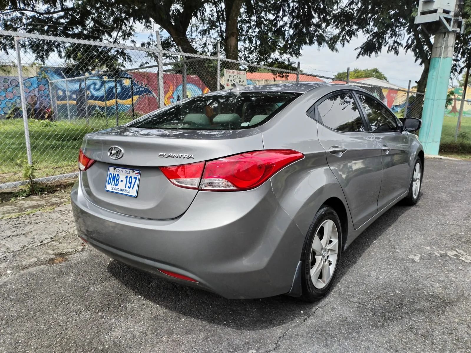 Hyundai Elantra - Image 2