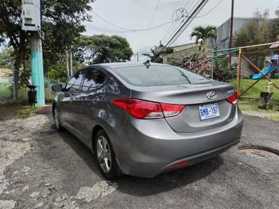 Hyundai Elantra - Image 4