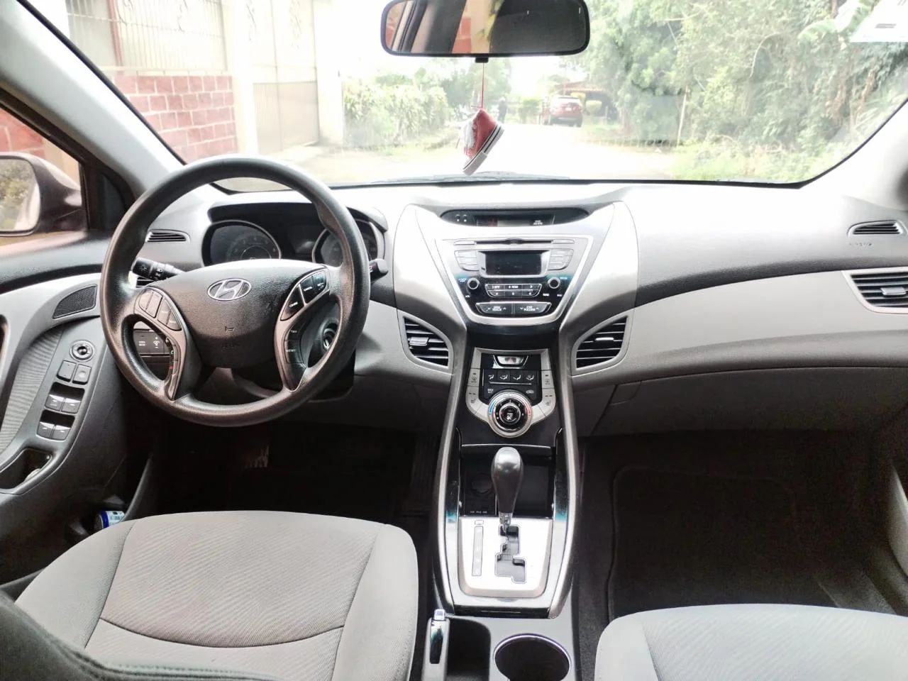 Hyundai Elantra - Image 5