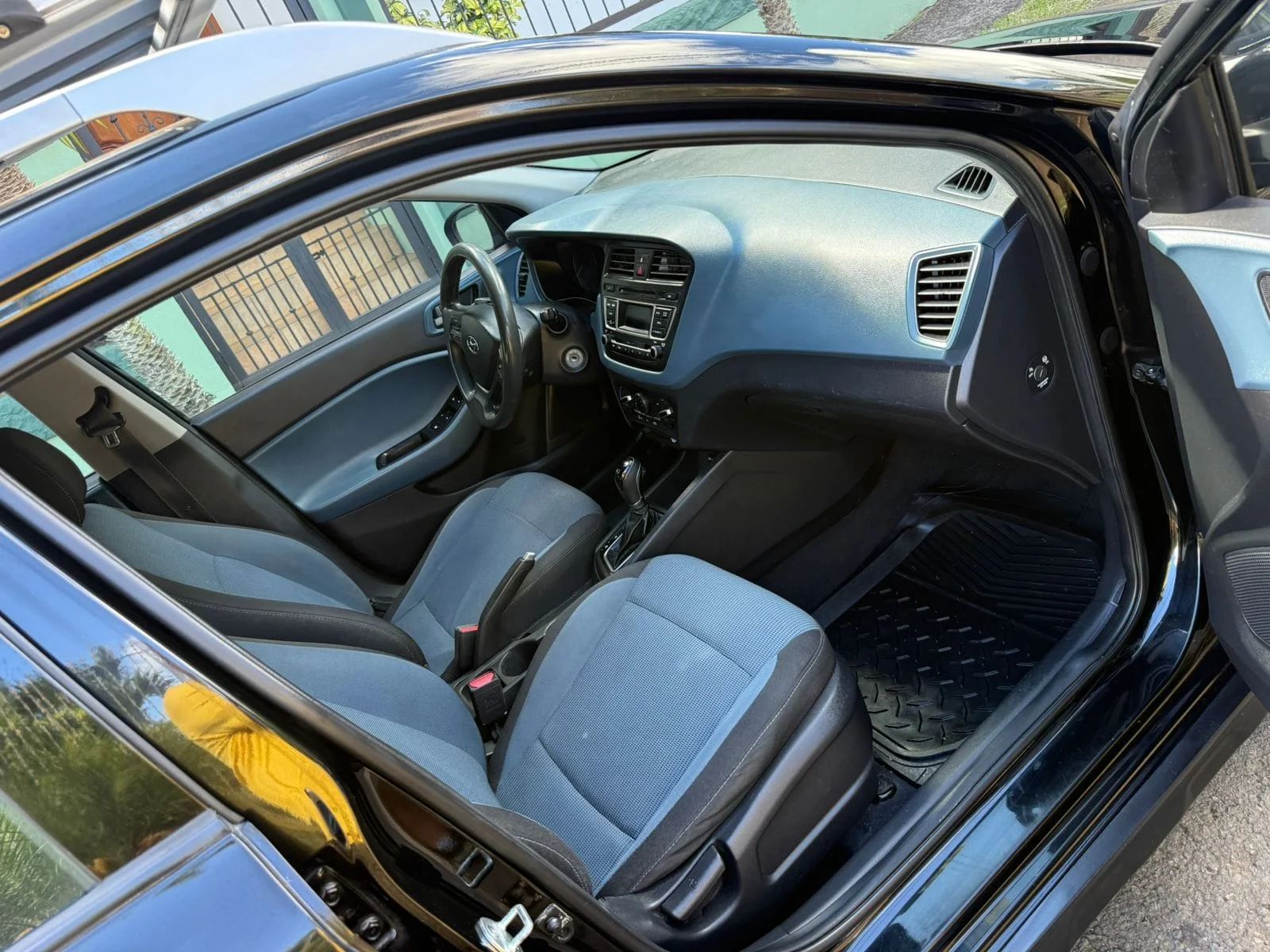 Hyundai i20 - Image 1