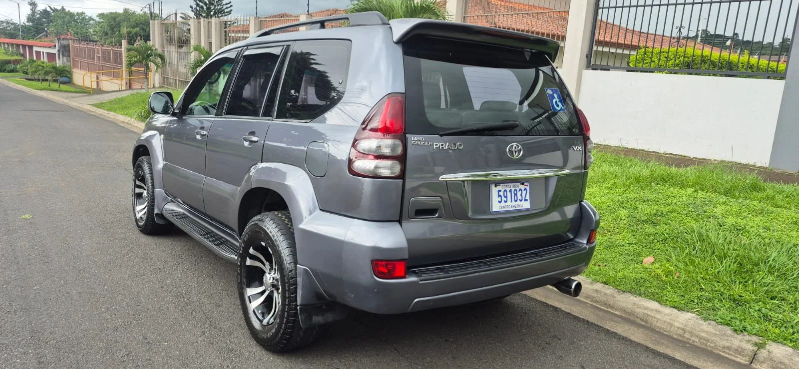 Toyota Prado VX - Image 2