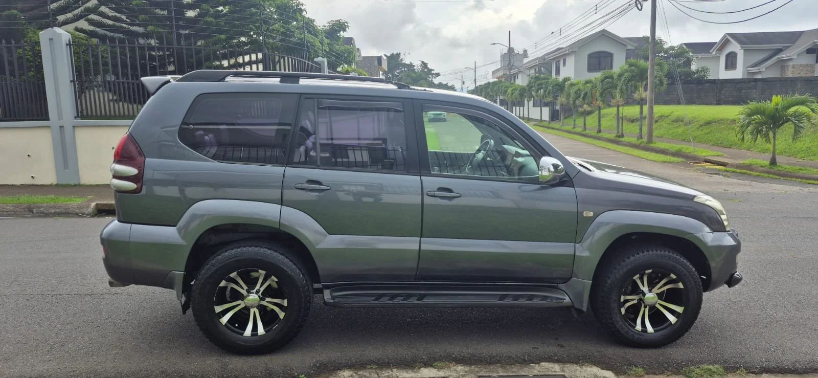 Toyota Prado VX - Image 4