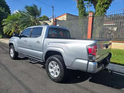 Toyota Tacoma - Image 2