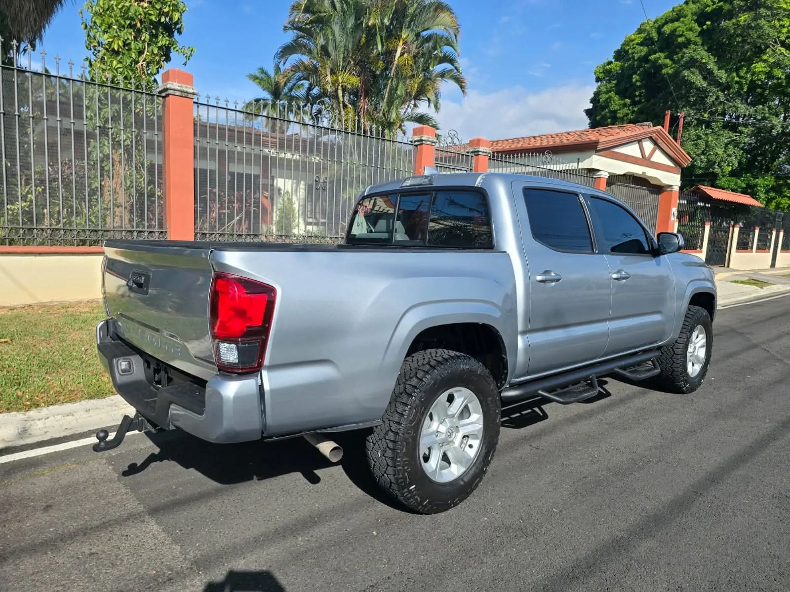 Toyota Tacoma - Image 3
