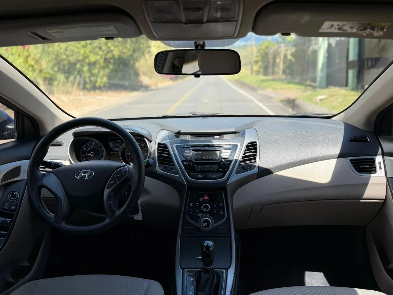 Hyundai Elantra - Image 3