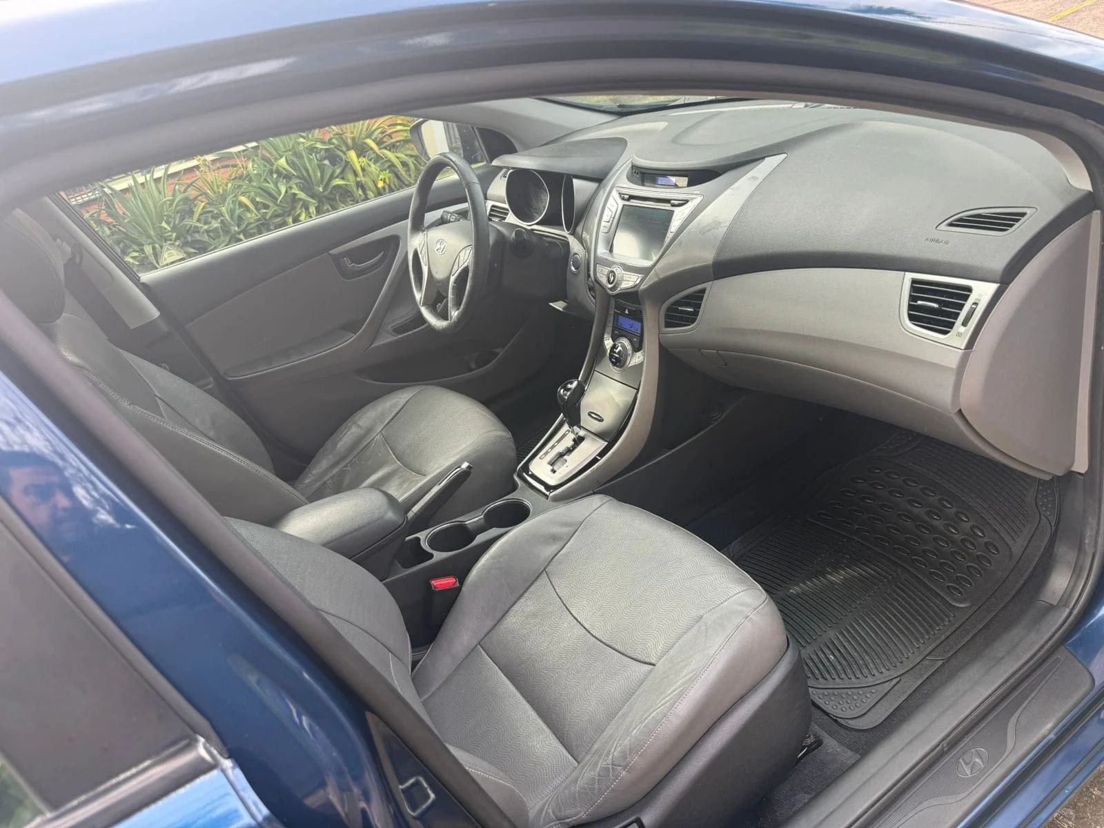 Hyundai Elantra - Image 8