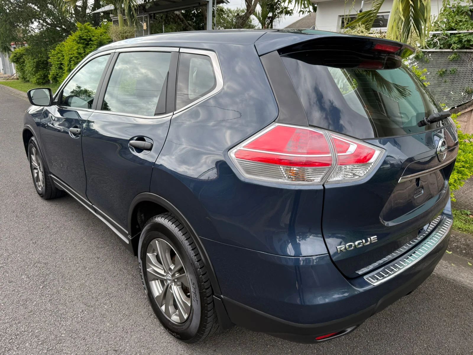 Nissan Rogue - Image 2