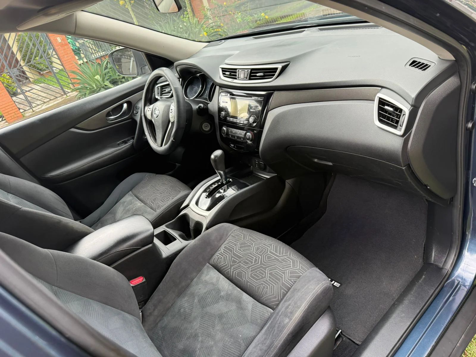 Nissan Rogue - Image 8