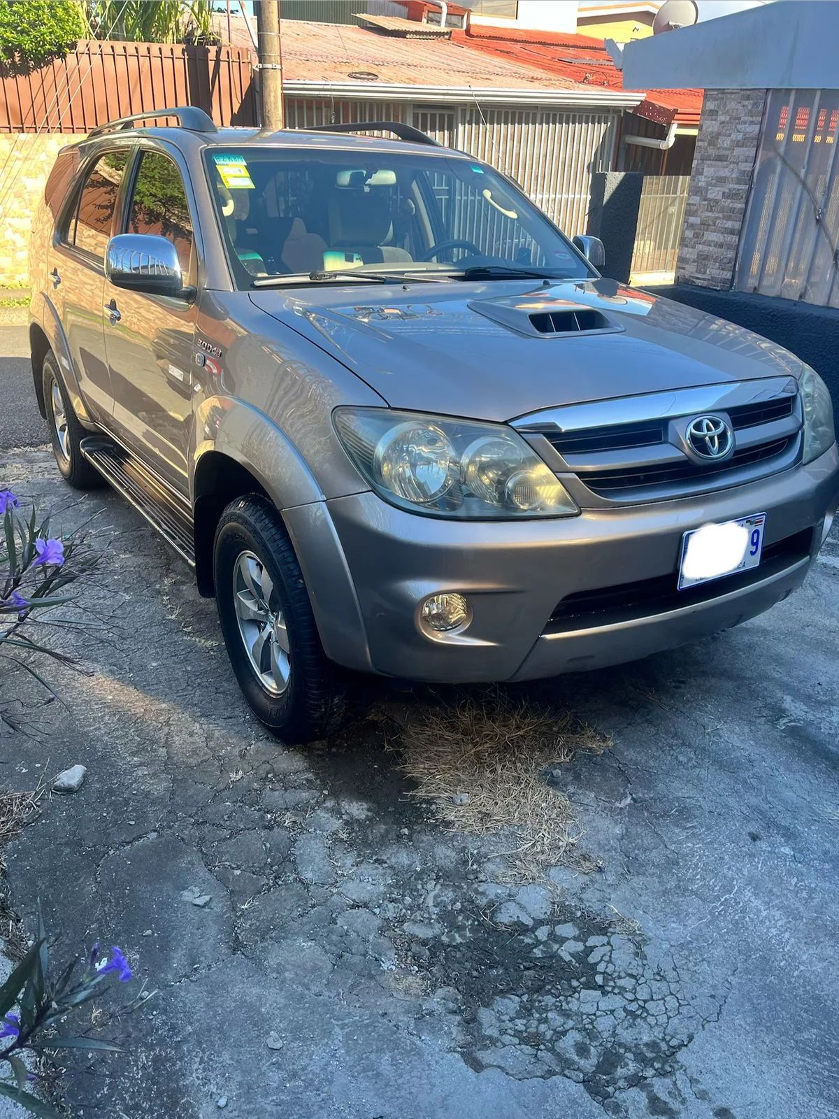 Toyota Fortuner SRV - Image 2