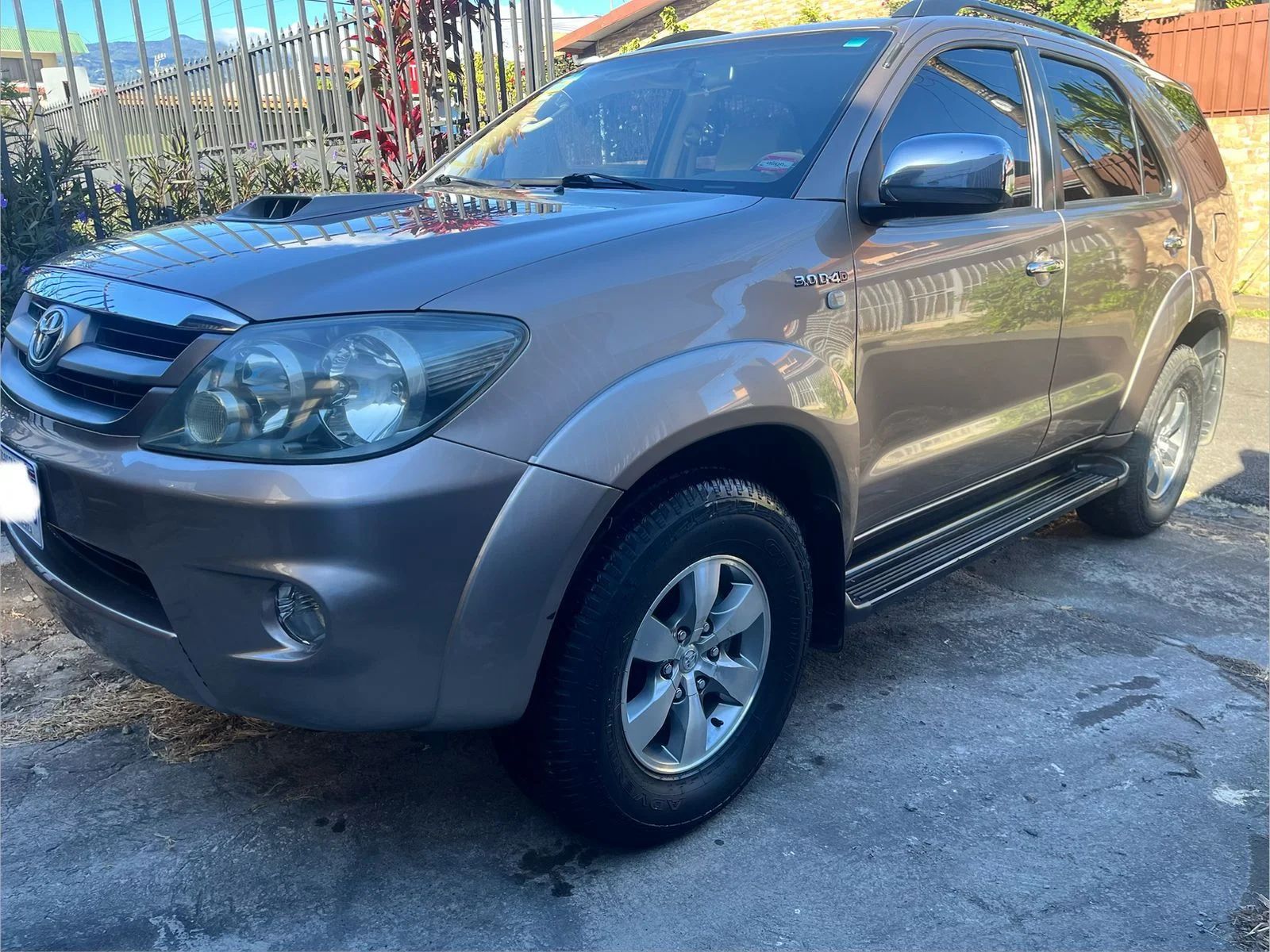 Toyota Fortuner SRV - Image 3