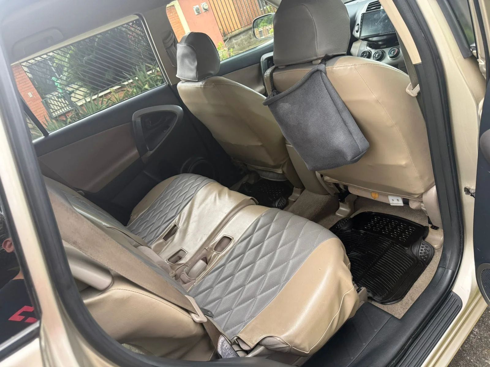 Toyota RAV4 - Image 7