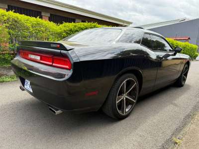 Dodge Challenger SRT - Image 3