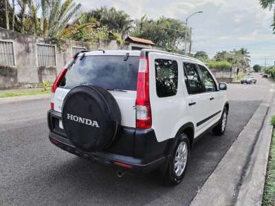 Honda CR-V - Image 1