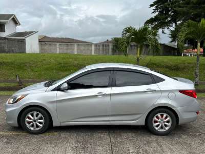 Hyundai Accent - Image 5