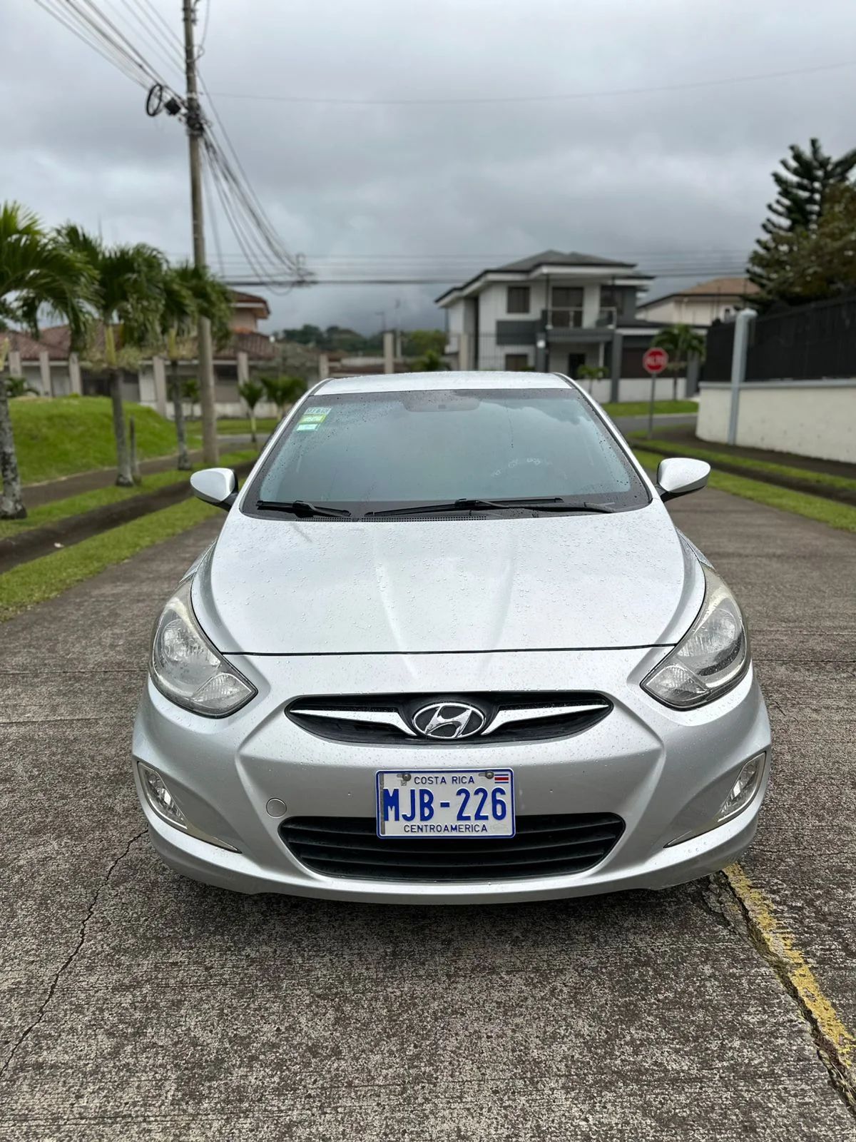 Hyundai Accent - Image 1
