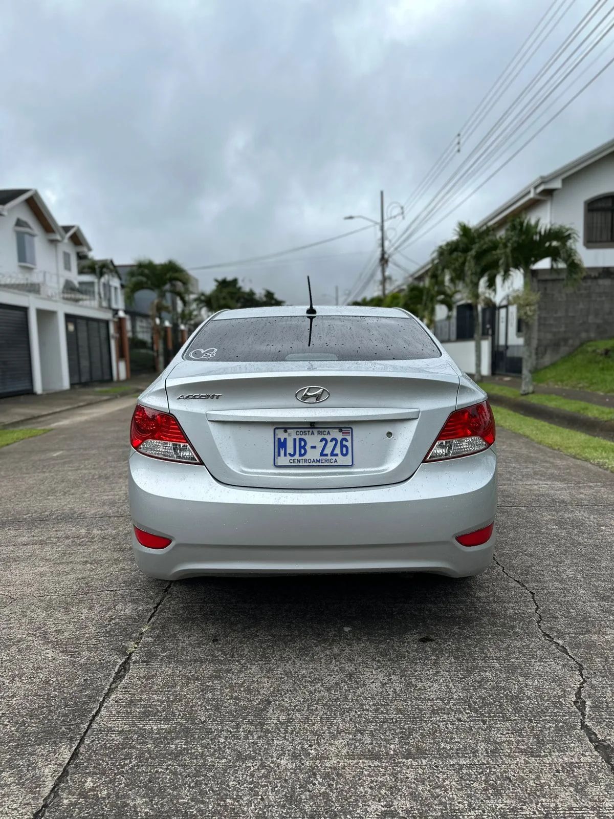 Hyundai Accent - Image 7