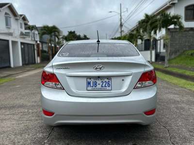 Hyundai Accent - Image 7