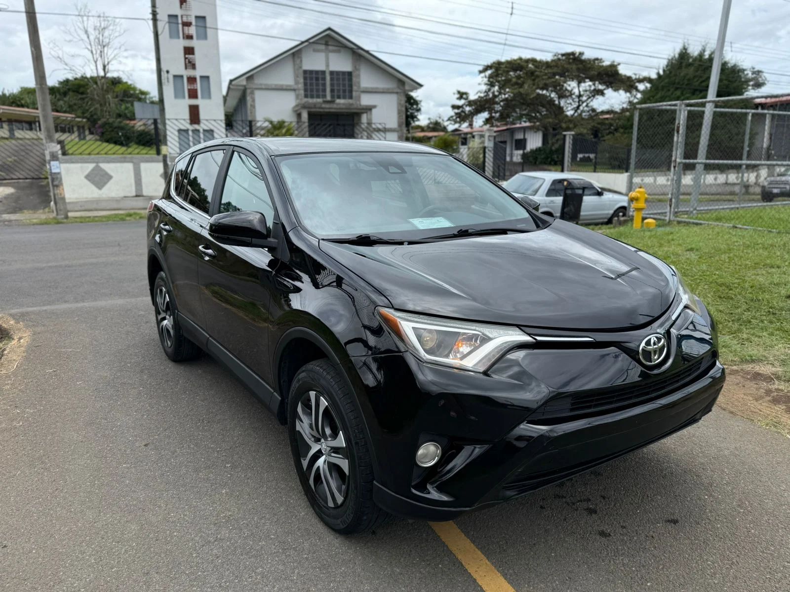 Toyota RAV4 - Image 1