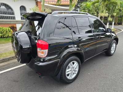 Toyota RAV4 - Image 2