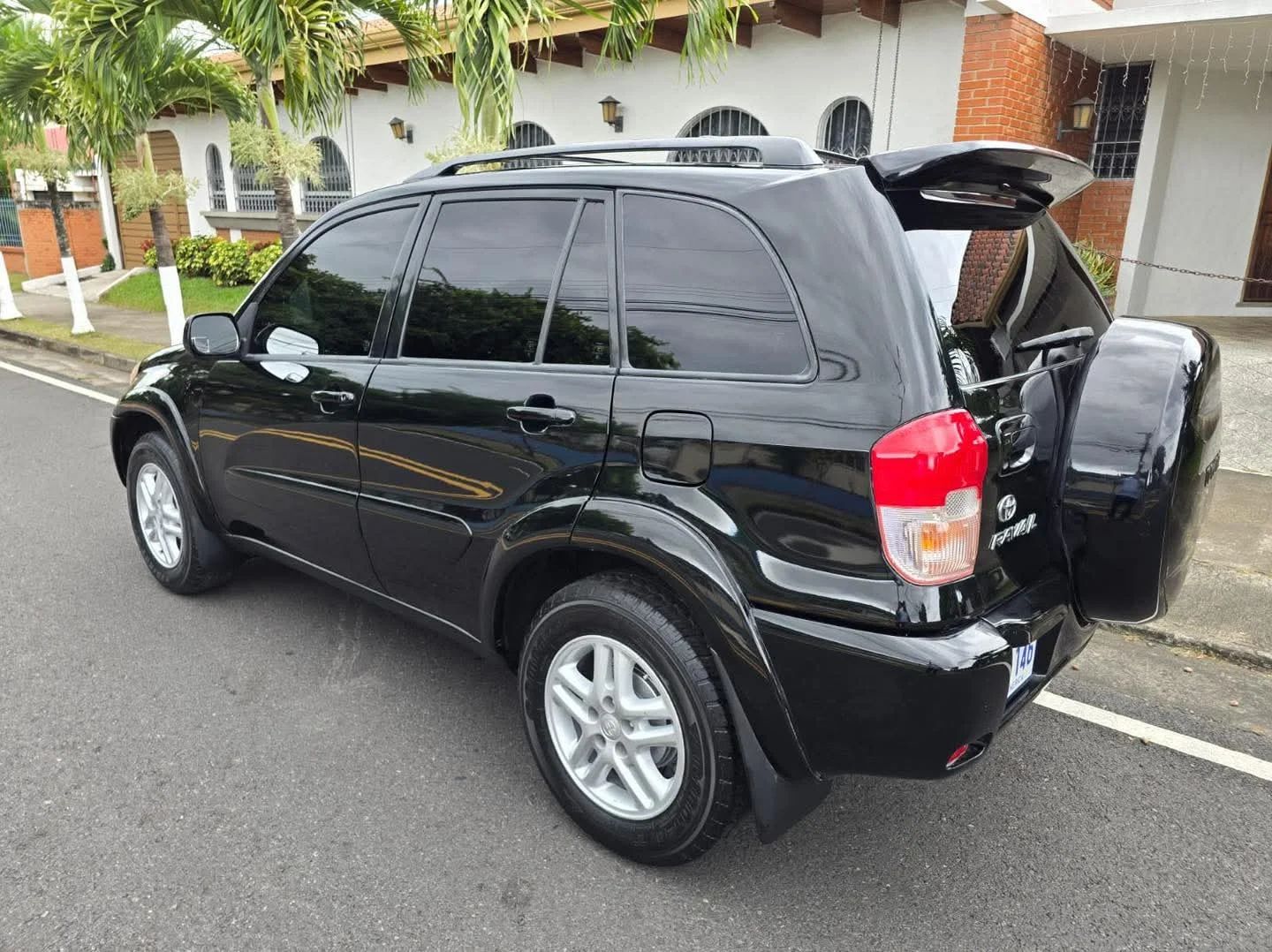 Toyota RAV4 - Image 5