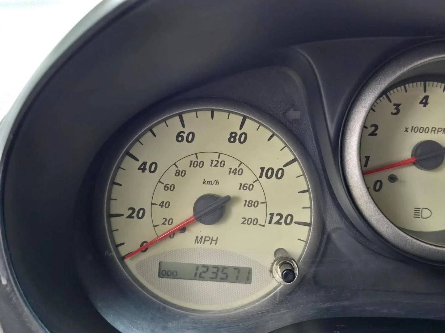 Toyota RAV4 - Image 9