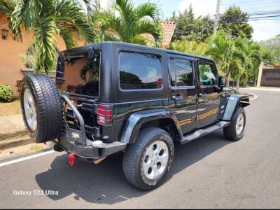 Jeep Wrangler Sahara - Image 8