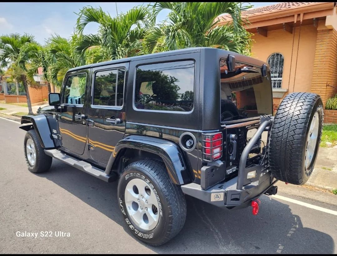 Jeep Wrangler Sahara - Image 9