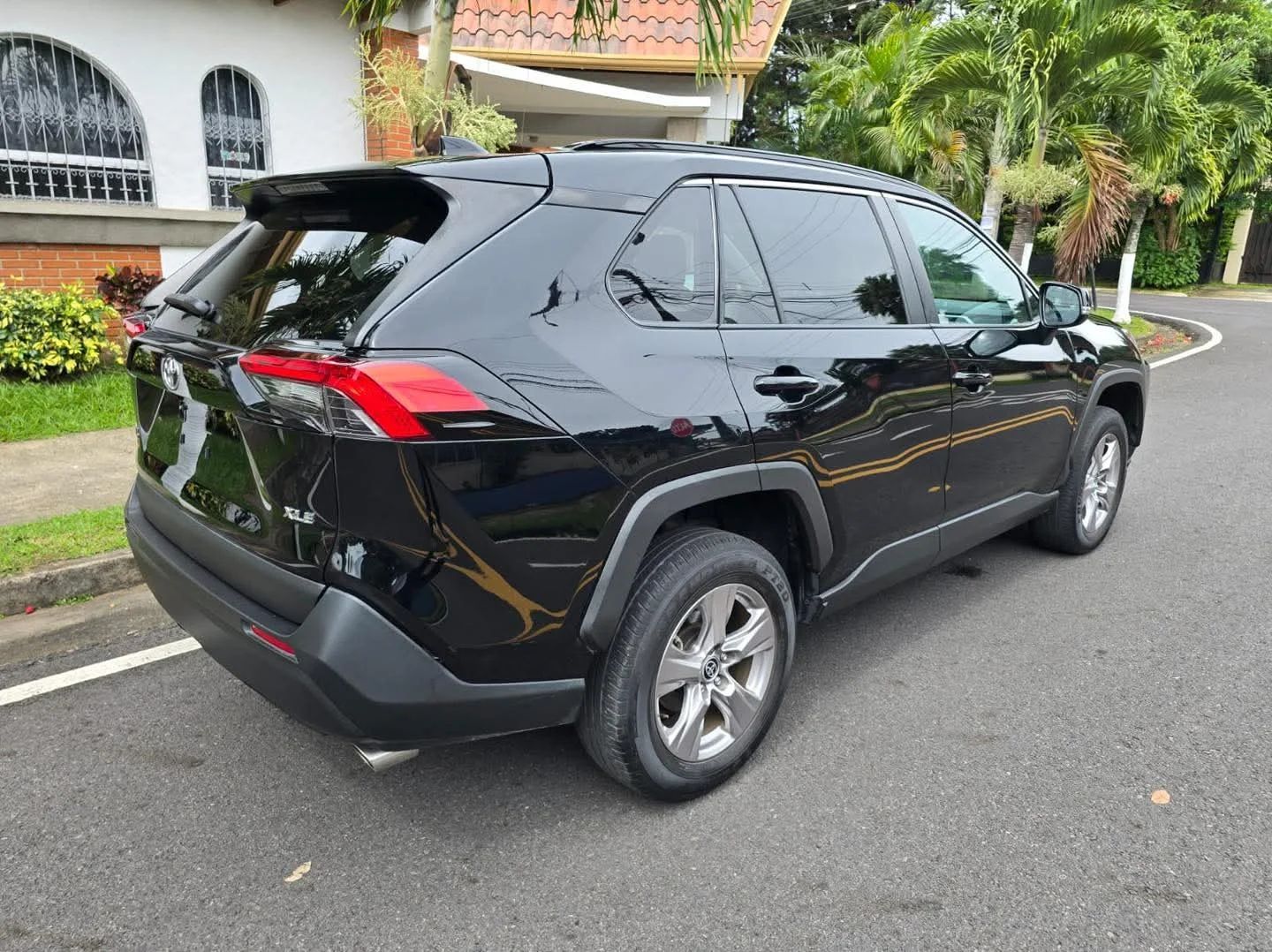 Toyota RAV4 - Image 3
