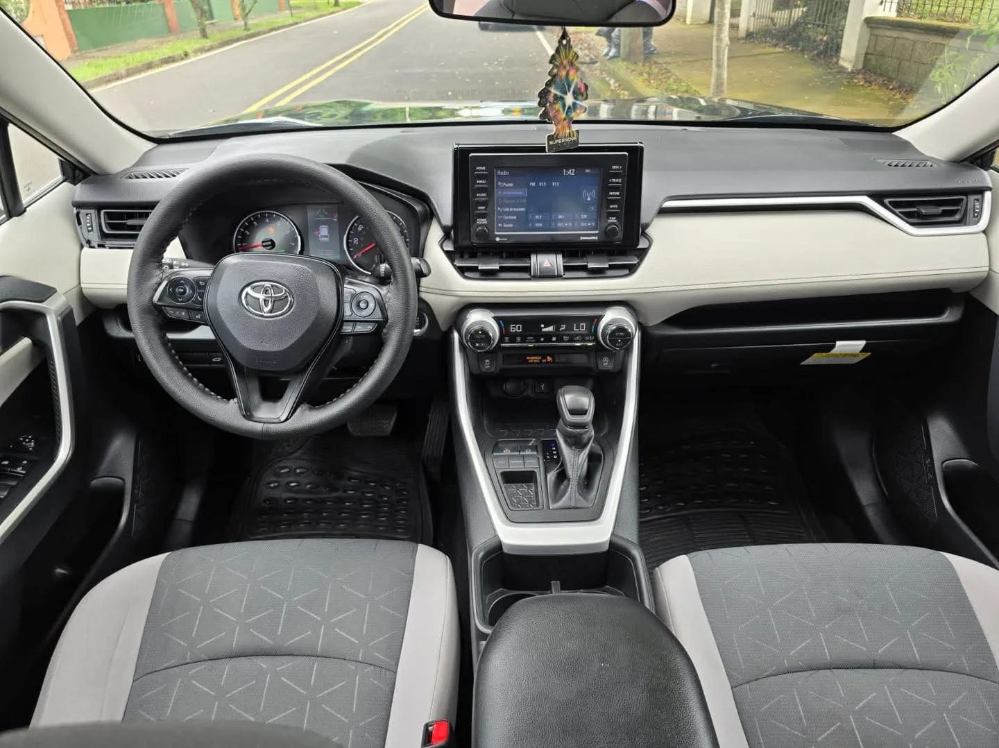 Toyota RAV4 - Image 4