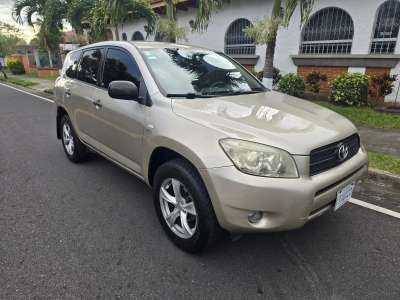 Toyota RAV4 - Image 1