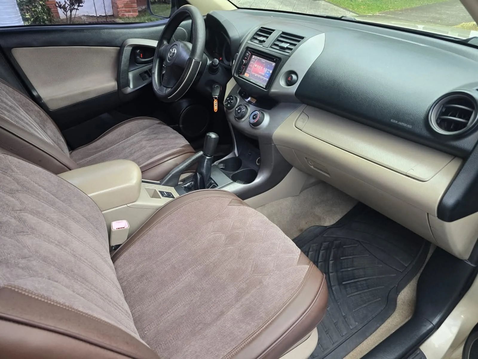 Toyota RAV4 - Image 7