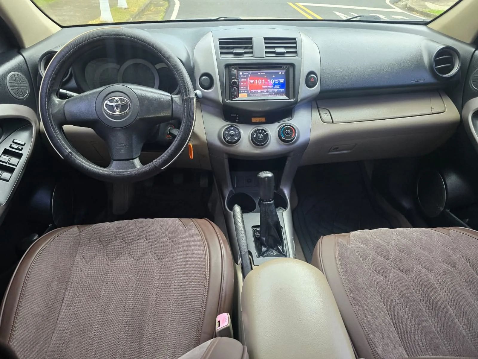 Toyota RAV4 - Image 10