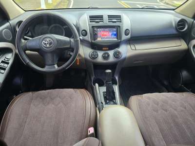 Toyota RAV4 - Image 10