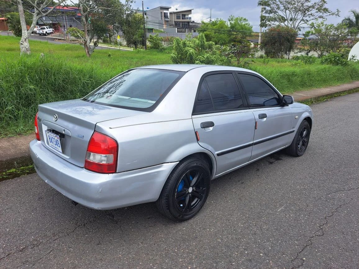 Mazda Protege DX - Image 5