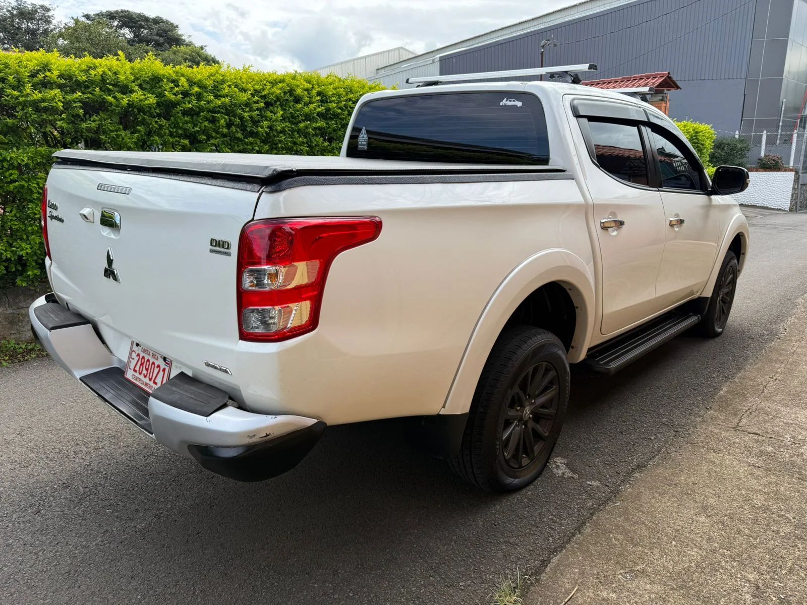 Mitsubishi L200 - Image 2