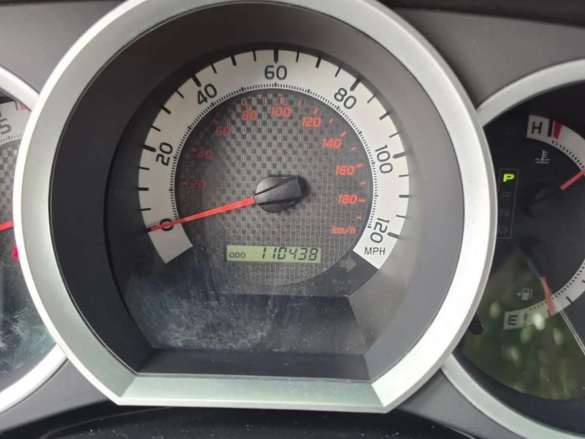 Toyota Tacoma - Image 2