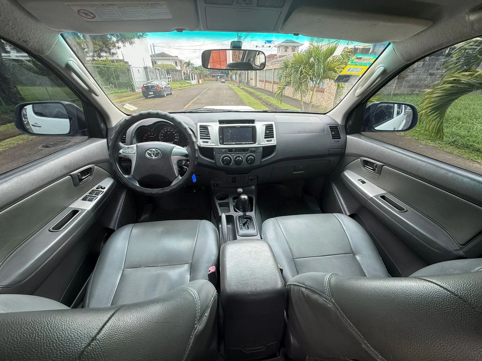 Toyota Hilux SRV - Image 3