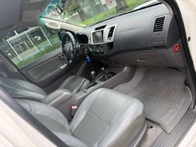 Toyota Hilux SRV - Image 4