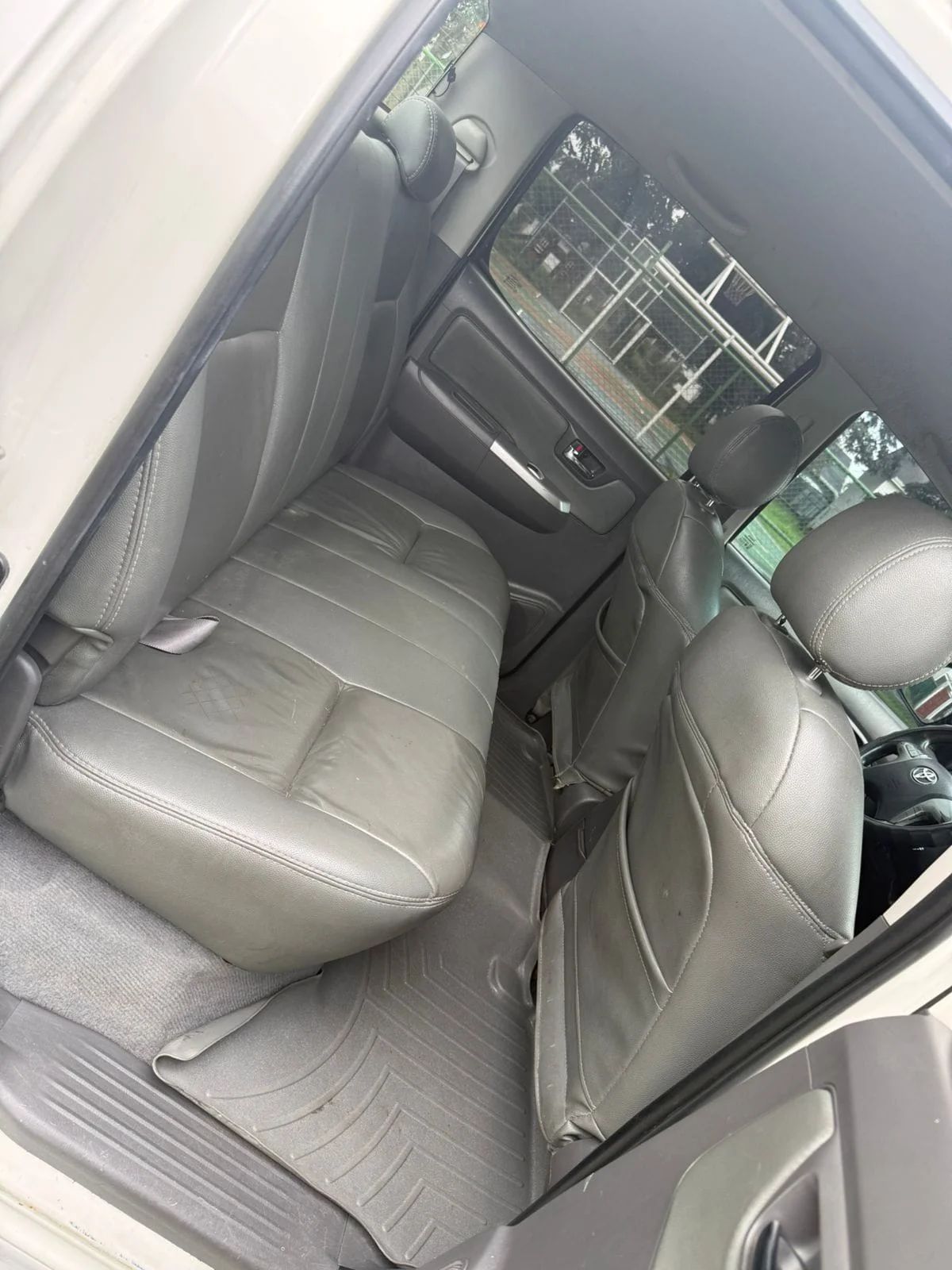 Toyota Hilux SRV - Image 5