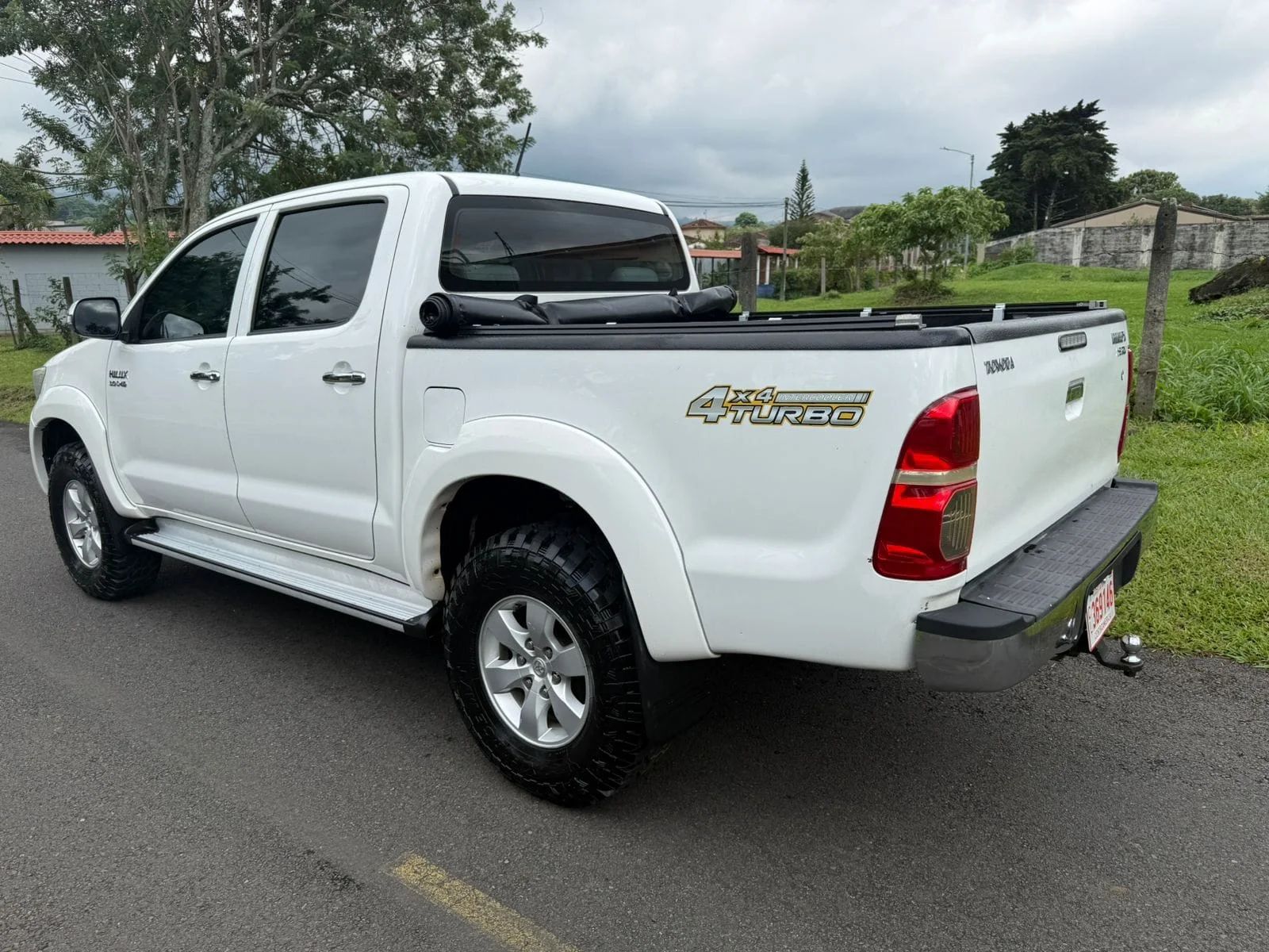Toyota Hilux SRV - Image 7