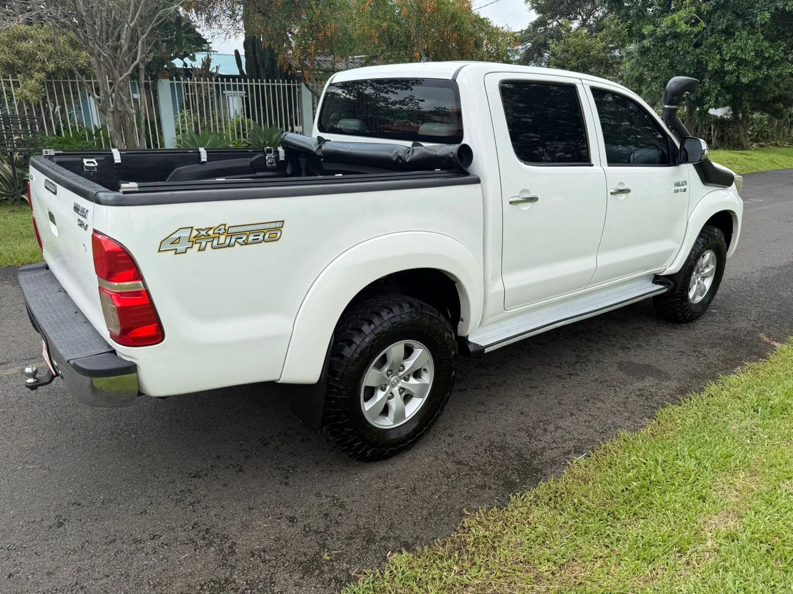 Toyota Hilux SRV - Image 8