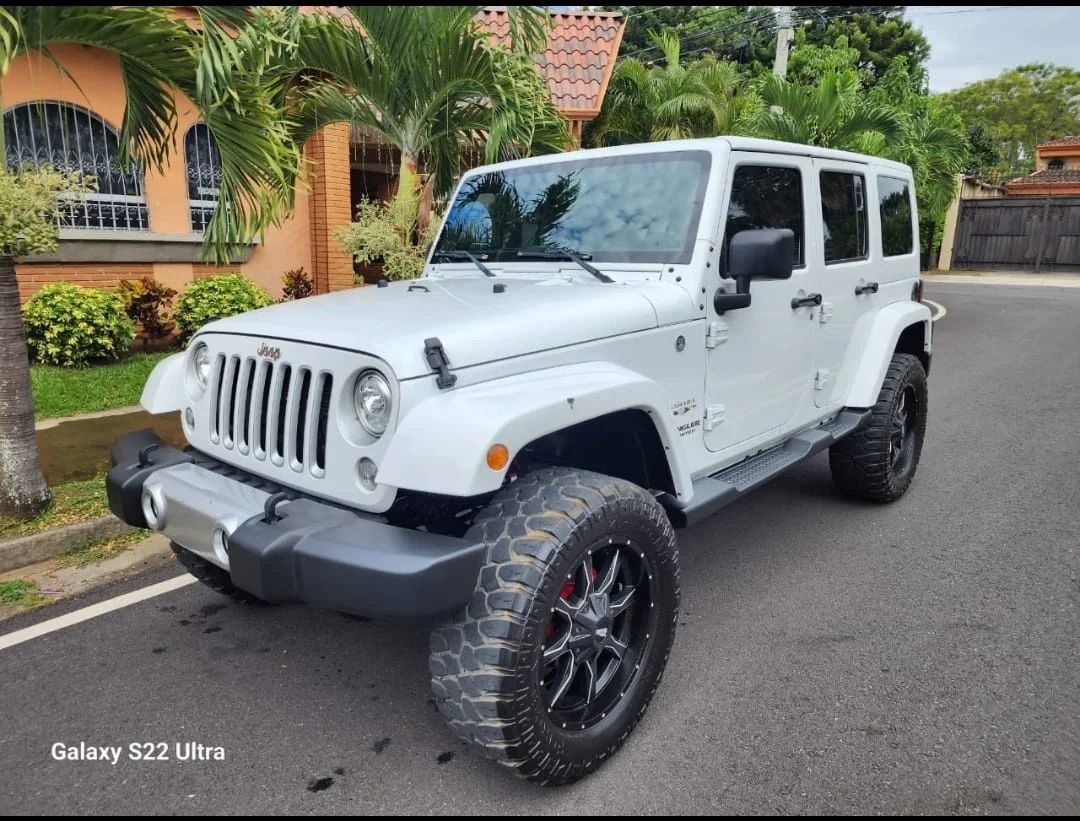 Jeep Sahara - Image 4