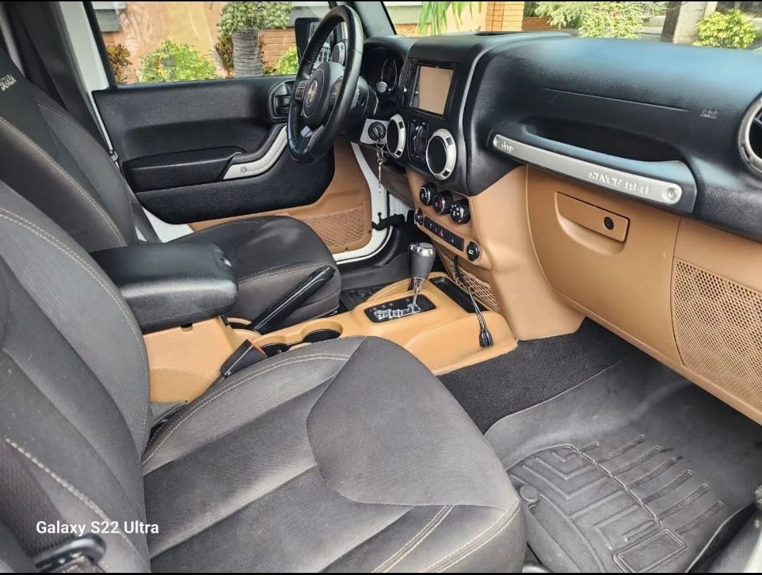 Jeep Sahara - Image 5