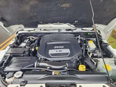 Jeep Sahara - Image 7